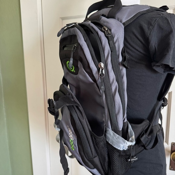 EcoGear Hiking & Biking Backpack – Hydration-Ready! - Picture 5 of 7